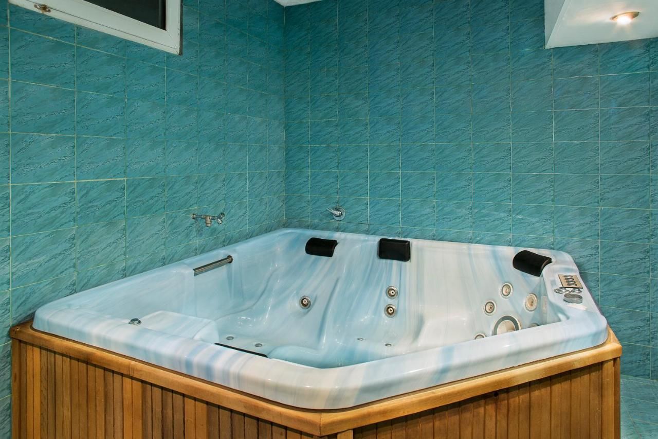 Отель Victoria Hotel Borovets - Half Board Боровец-20