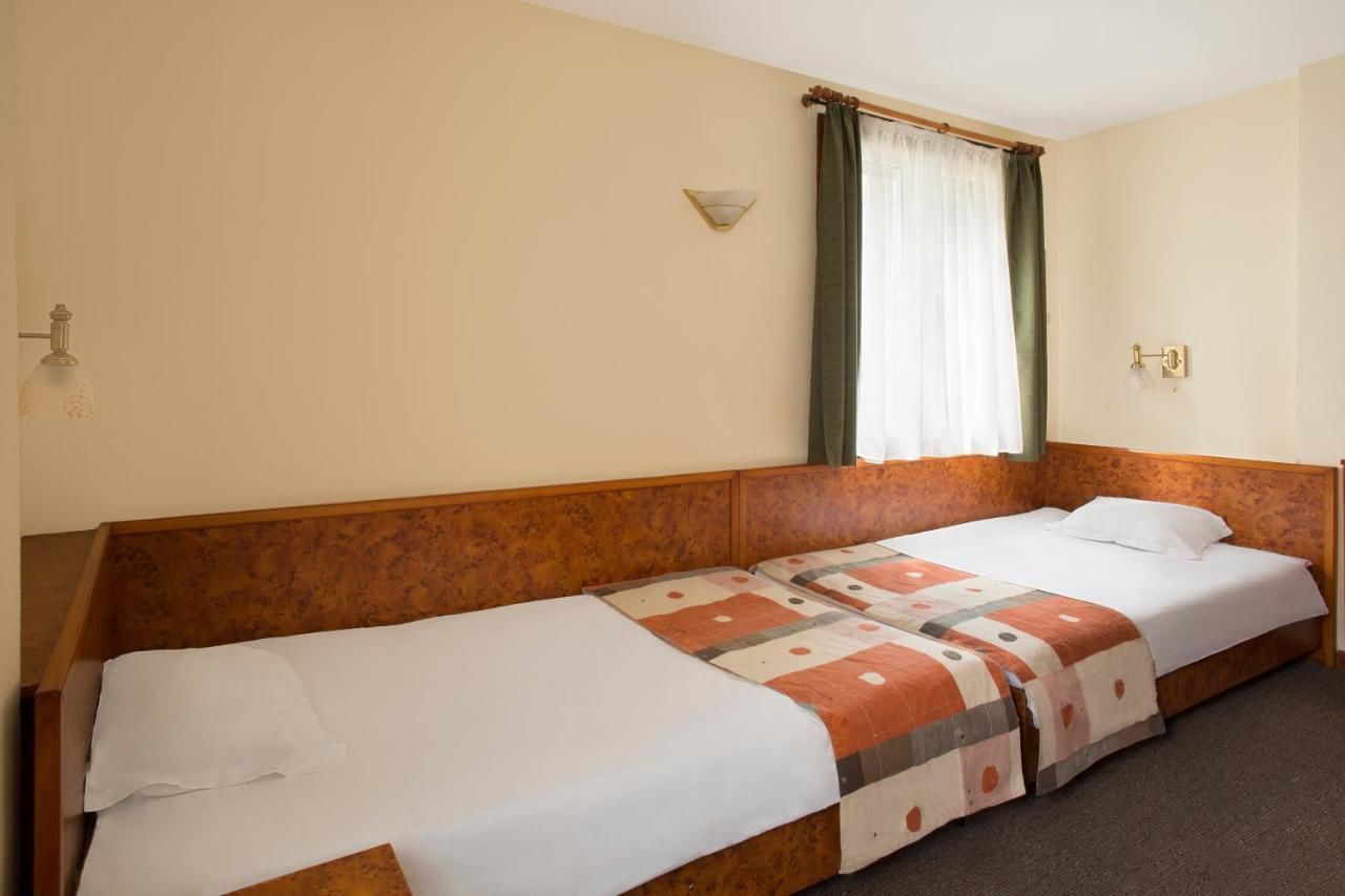 Отель Victoria Hotel Borovets - Half Board Боровец
